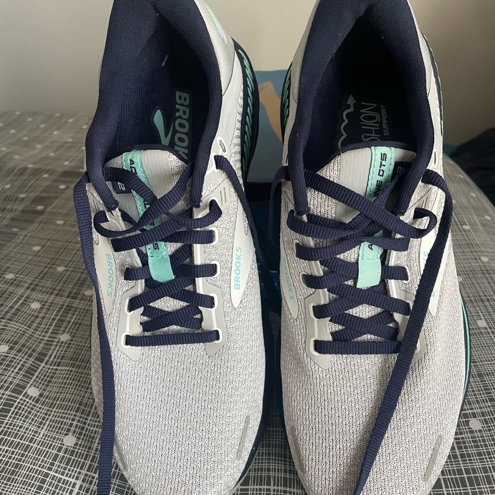 Brooks Athletic Shoes - Light Gray and Teal